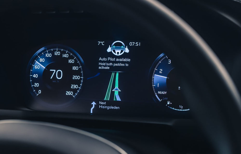 Demonstraţie Volvo: cum preiei şi cum predai controlul unei maşini complet autonome pe şosea - Poza 9