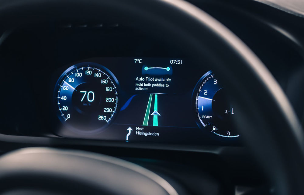 Demonstraţie Volvo: cum preiei şi cum predai controlul unei maşini complet autonome pe şosea - Poza 3