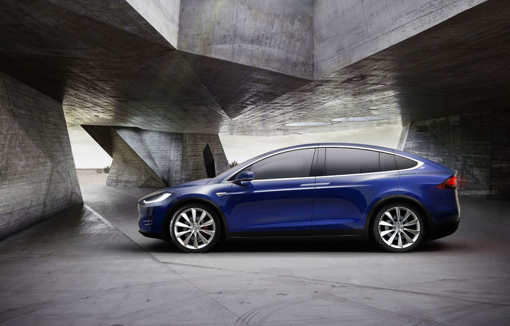 Tesla Model X a adunat 20.000 de comenzi la o săptămână de la prezentarea oficială - Poza 1