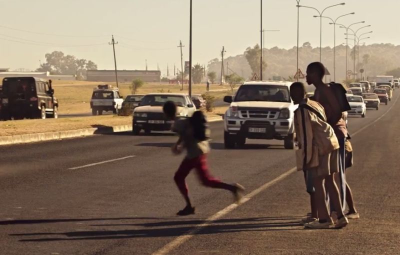FIA lansează un scurt metraj de siguranță rutieră alături de Luc Besson: Salvați Copiii! - Poza 1