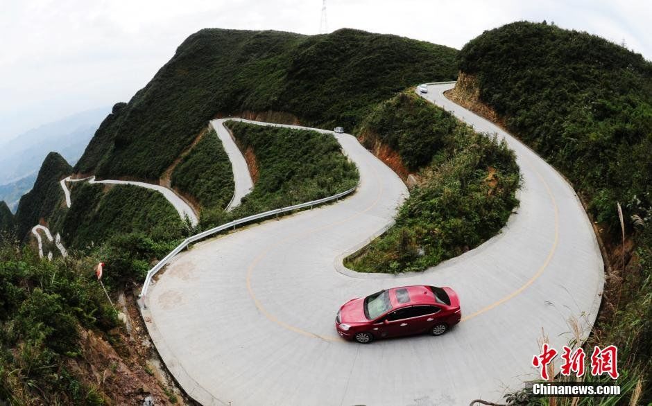 Chinezii au construit Drumul spre Paradis, cel mai nou &quot;rival&quot; al Transfăgărășanului - Poza 2