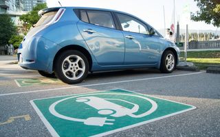 Probleme noi pentru proprietarii de mașini electrice din SUA: "E nevoie de reguli de bun-simț la punctele de încărcare"