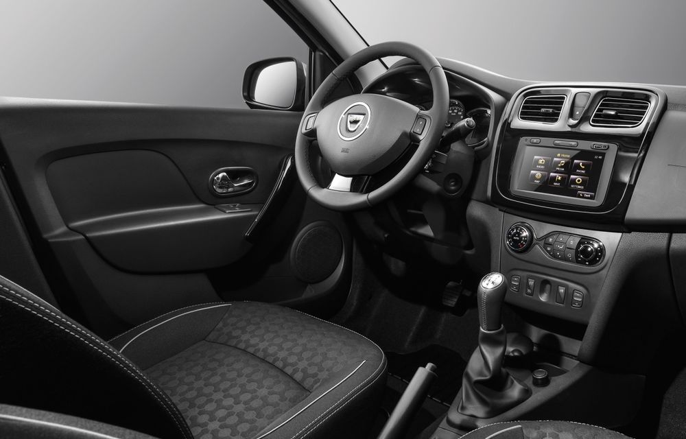Dacia lansează Logan Prestige, noua echipare de top: climatizare automată, comenzi pe uși, jante de 16 inch și semnalizatoare pe oglinzi - Poza 7