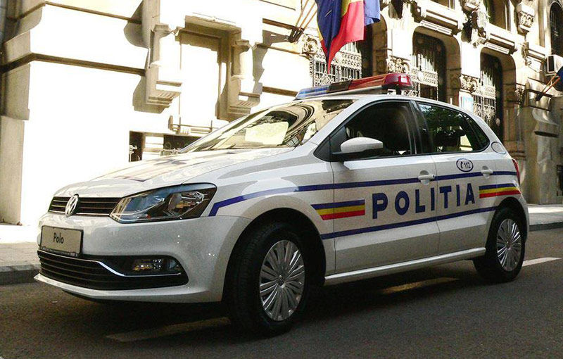 Mașini noi pentru Poliția Română: uitați de Logan-uri albe și fiți atenți la Volkswagen Polo - Poza 1