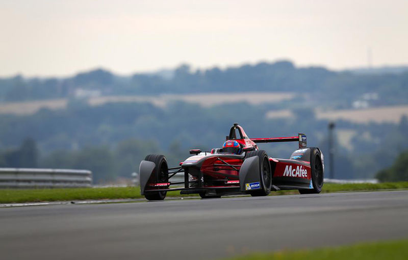 Formula E 2015-2016: Villeneuve intră în arena competiţiei electrice într-un sezon plin de schimbări - Poza 3
