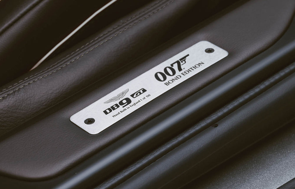 Un Aston Martin DB10 din noul film cu James Bond poate fi al tău, dar nu-l vei putea conduce niciodată - Poza 2