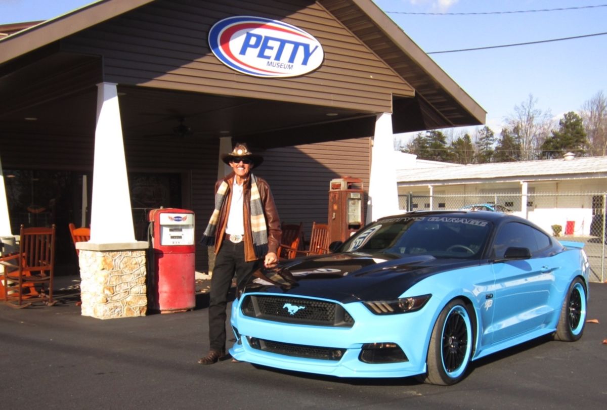 Ford Mustang gt Pettys Garage