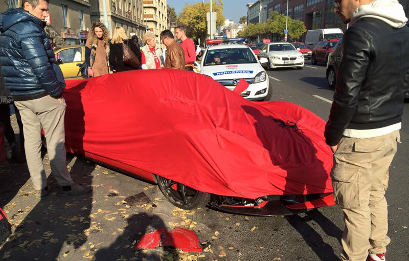 Unul dintre cele 499 de exemplare de LaFerrari, distrus pe străzile din Budapesta - Poza 4