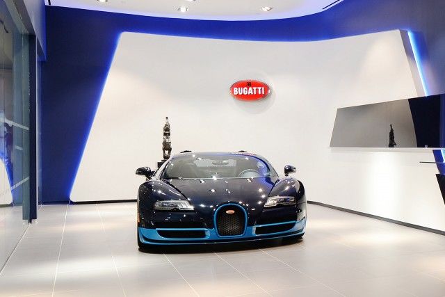 Urmașul lui Bugatti Veyron se va muta în casă nouă: brandul va inaugura mai multe showroom-uri de lux - Poza 3