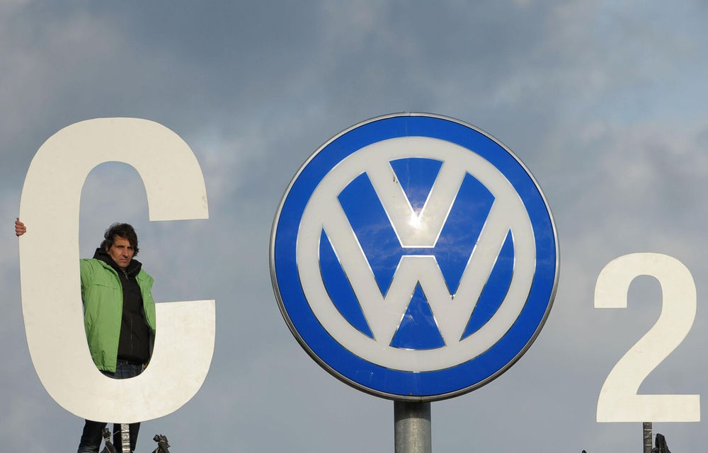 Volkswagen, somată de UE să anunţe toate modelele care păcălesc emisiile de CO2. Vor fi recalculate taxele de mediu? - Poza 1