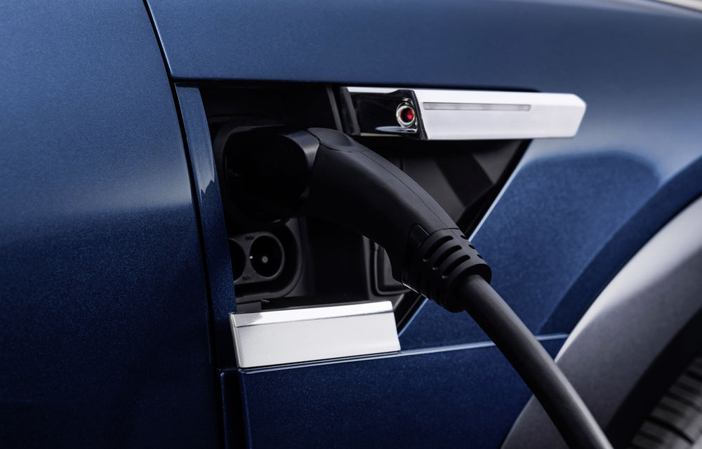 Apă plus dioxid de carbon: nouă ne iese sifon, Audi produce benzină şi motorină - Poza 9