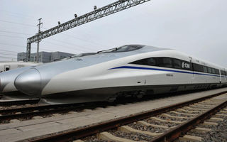 Chinezii lansează pe şine un tren de mare viteză de peste două ori mai rapid decât CFR