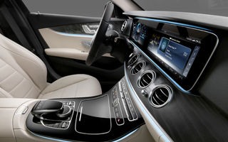 Acesta este interiorul noii generații Mercedes Clasa E: display-uri impresionante și tehnologie de vârf