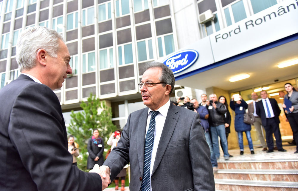 Ambasadorul SUA, în vizită la fabrica Ford de la Craiova: “O infrastructură mai bună ar determina Ford să investească mai mult în producţia din România&quot; - Poza 2