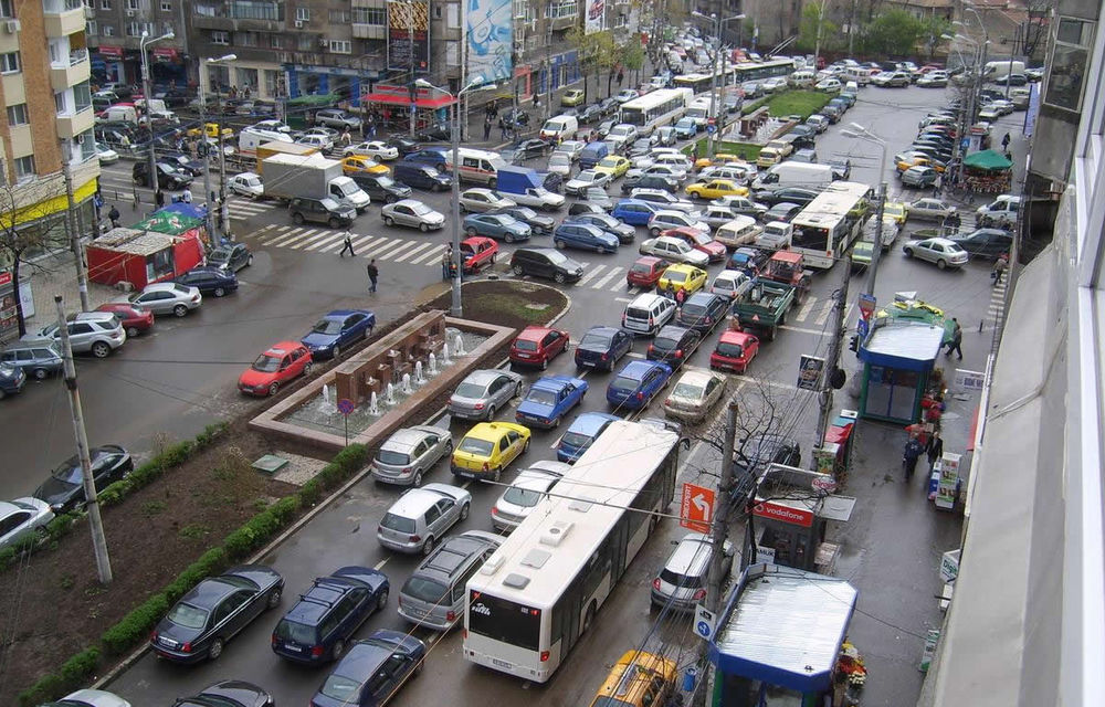 Bucureştiul va fi paralizat joi de protestul a 10.000 de şoferi care cer scăderea tarifelor RCA - Poza 1