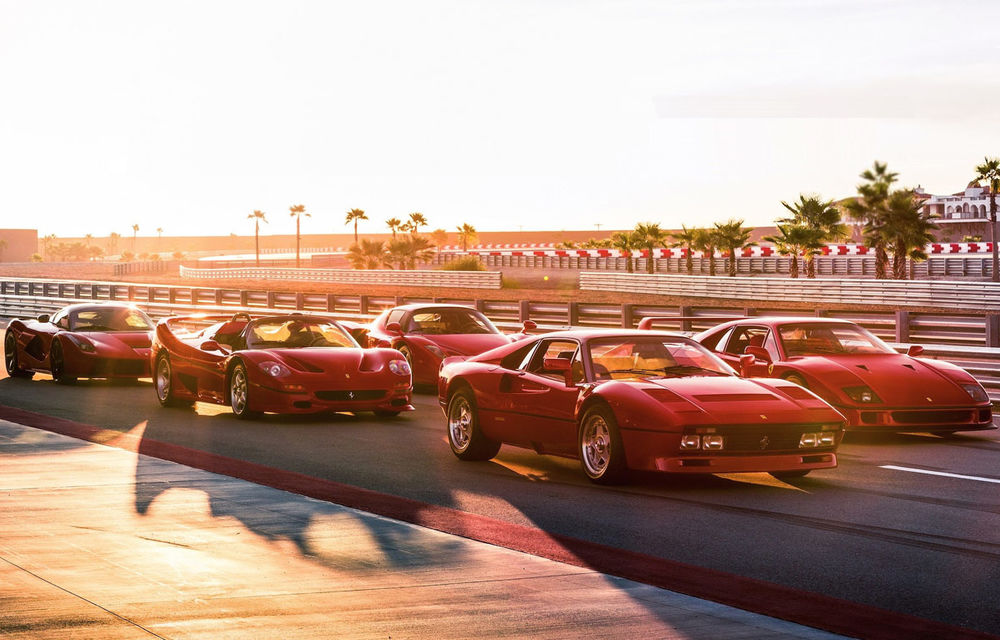 Cea mai frumoasă zi din viața unui bărbat: cinci modele legendare Ferrari se întrec pe circuit - Poza 1