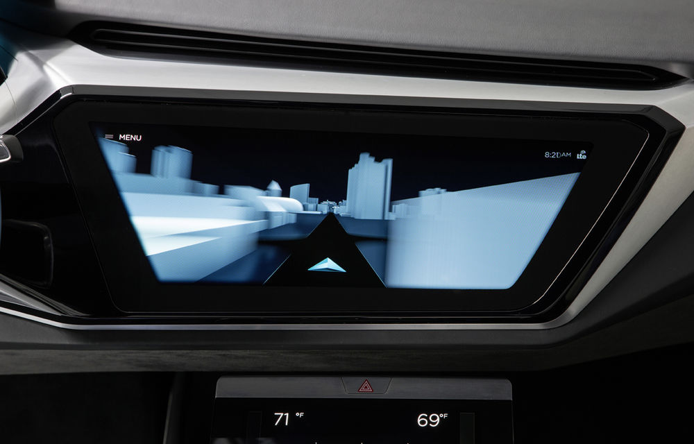 Audi a prezentat interiorul viitoarelor modele: butoanele dispar, dar apar trei ecrane mari și internet 4G - Poza 2