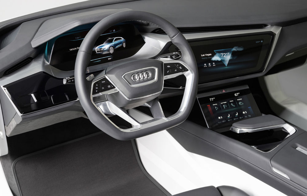 Audi a prezentat interiorul viitoarelor modele: butoanele dispar, dar apar trei ecrane mari și internet 4G - Poza 1