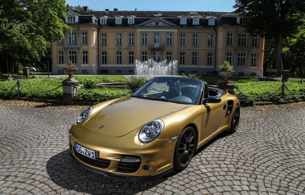 Accesoriu obligatoriu pentru bogații Orientului Mijlociu: Porsche 911 aurit cu 360 de km/h viteză maximă - Poza 4