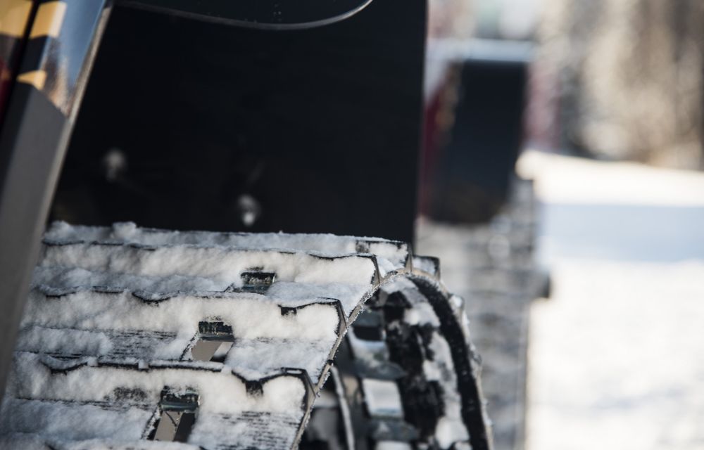 Nissan X-Trail s-a pregătit pentru deszăpezire: a schimbat cauciucurile de iarnă cu șenile (VIDEO) - Poza 45