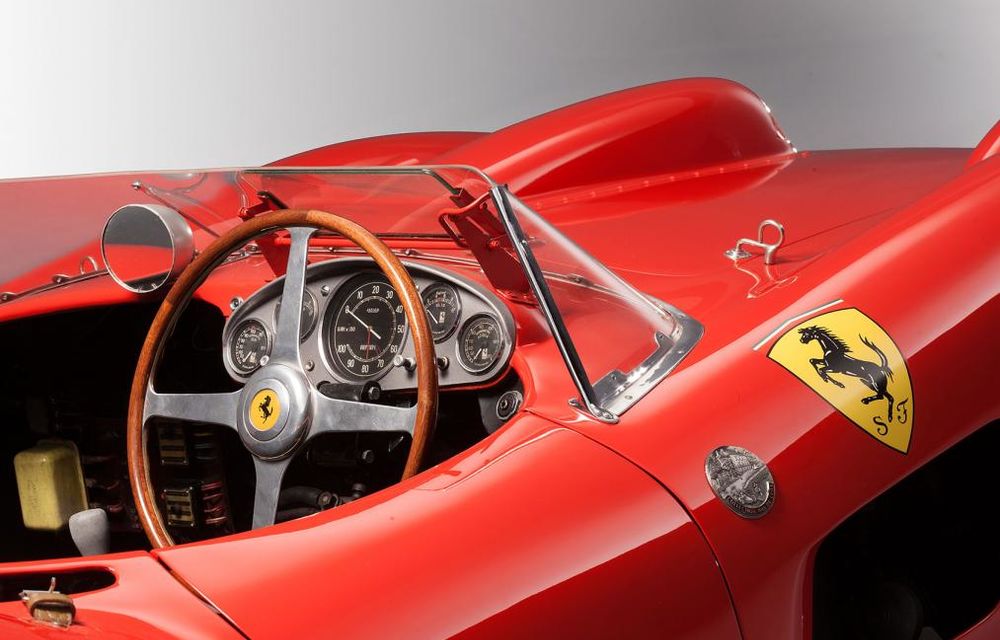 Cumpărat de Lionel Messi? Un Ferrari 355 Sport Scaglietti din 1957 a devenit a doua cea mai scumpă mașină din lume: 32 de milioane de euro - Poza 6