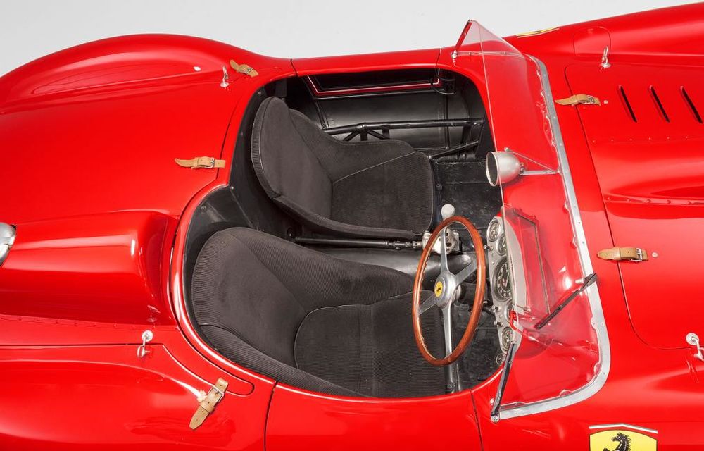 Cumpărat de Lionel Messi? Un Ferrari 355 Sport Scaglietti din 1957 a devenit a doua cea mai scumpă mașină din lume: 32 de milioane de euro - Poza 5