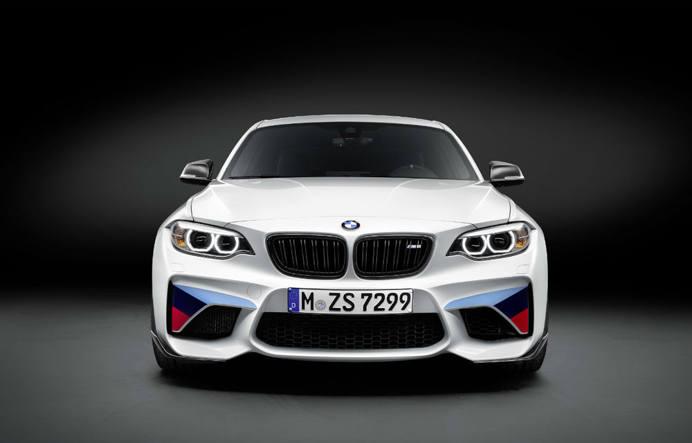 Sare și piper: BMW M2 poate fi &quot;împodobit&quot; cu accesorii M Performance Parts și devine Safety Car în MotoGP - Poza 3