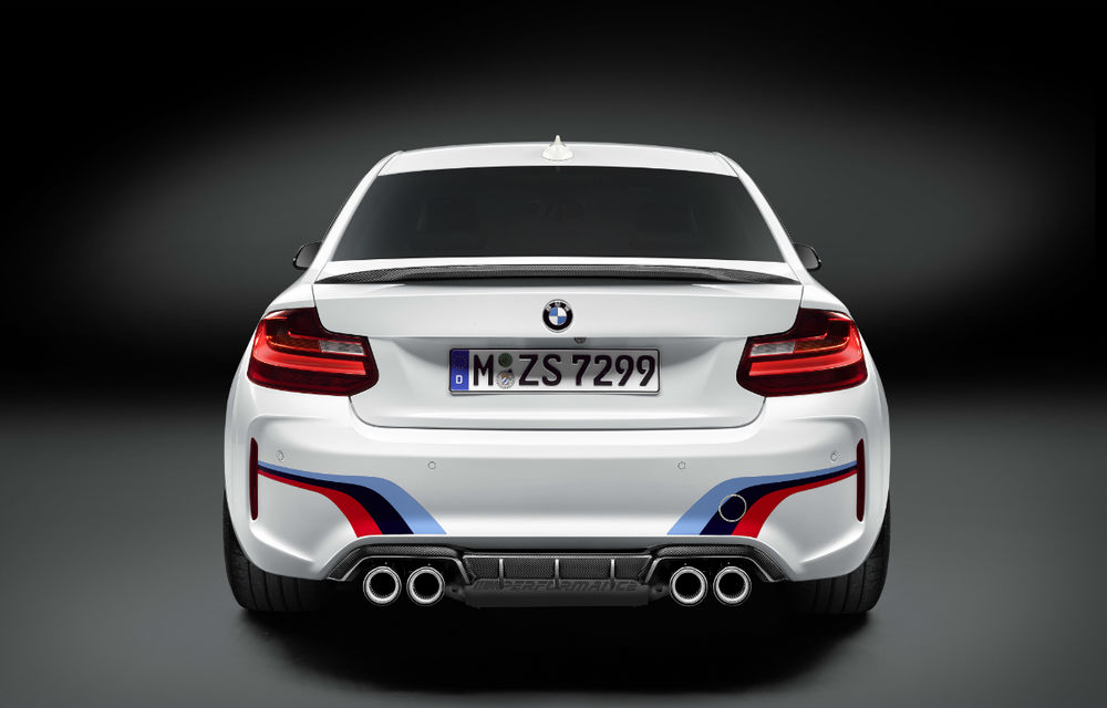 Sare și piper: BMW M2 poate fi &quot;împodobit&quot; cu accesorii M Performance Parts și devine Safety Car în MotoGP - Poza 4