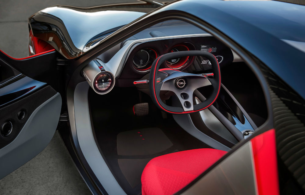 Bine ați venit în viitorul mașinilor Opel: interiorul conceptului GT scapă de butoanele fizice - Poza 4
