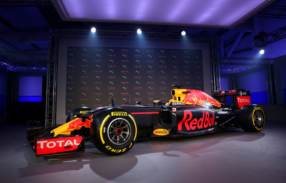 Red Bull şi-a prezentat noile culori pentru 2016, dar nu-şi face iluzii: &quot;Toro Rosso ne va învinge în prima jumătate a anului&quot; - Poza 1