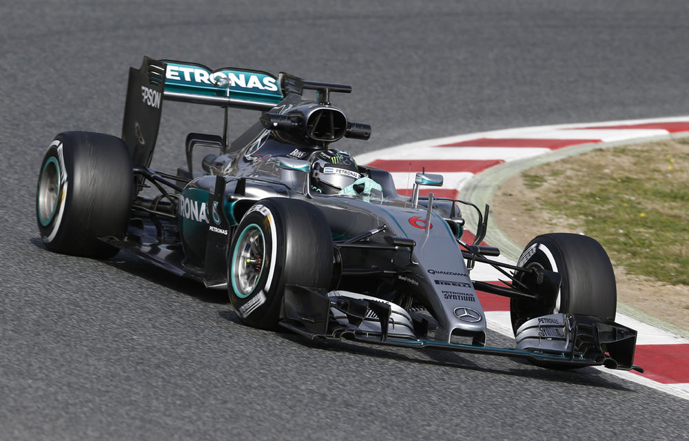 Teste Barcelona, ziua 2: Vettel rămâne cel mai rapid. Mercedes introduce inovaţii la podea - Poza 2