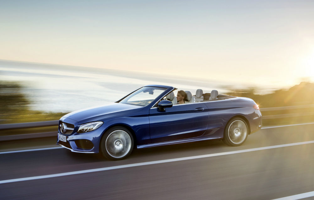 Vara vine mai devreme în acest an: Mercedes a lansat primul său cabriolet bazat pe Clasa C - Poza 1
