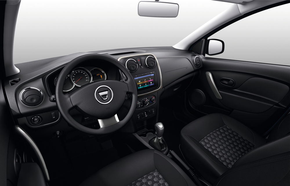 Dacia la Geneva: cutia automată Easy-R e acum și pe diesel, iar modelele mărcii primesc o culoare nouă: Tourmaline Brown - Poza 9