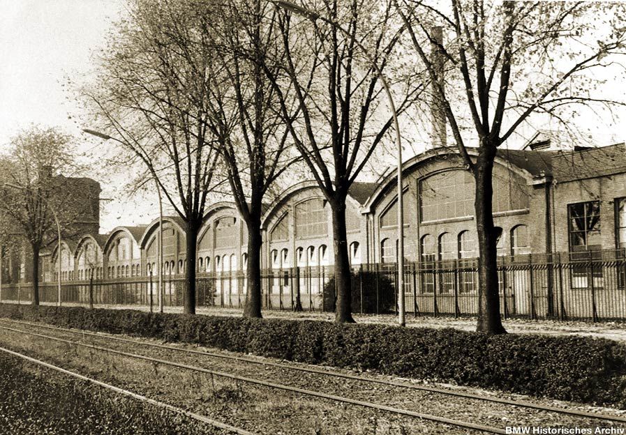 Trecutul lasă urme adânci: BMW recunoaște că a exploatat 50.000 de evrei din lagărele naziste - Poza 13