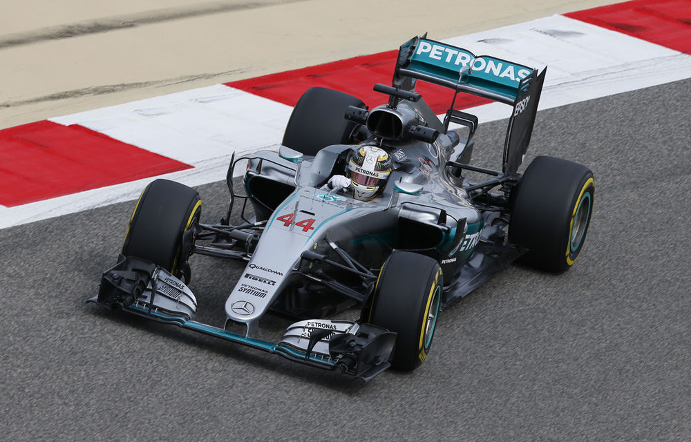 Mercedes confirmă în calificările din Bahrain: Hamilton, pole position în faţa lui Rosberg - Poza 1