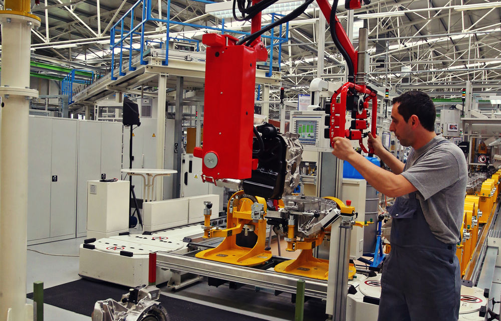 Modelele Mercedes vor avea cutii de viteze automate cu 9 trepte fabricate în România. Încă 500 de locuri de muncă pentru ingineri - Poza 1