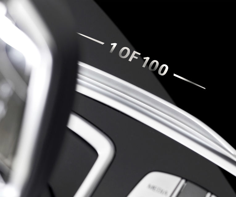 Mai mult lux, mai multă putere: BMW Seria 7 primeşte o ediţie centenară în serie limitată de 100 de unităţi cu două motorizări noi - Poza 11
