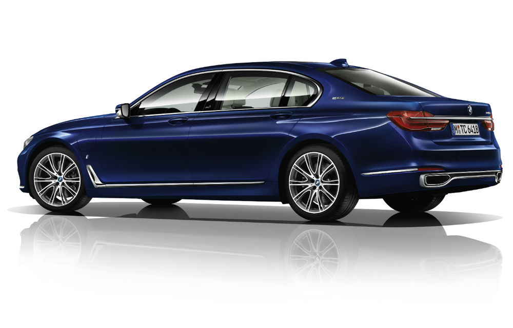 Mai mult lux, mai multă putere: BMW Seria 7 primeşte o ediţie centenară în serie limitată de 100 de unităţi cu două motorizări noi - Poza 6