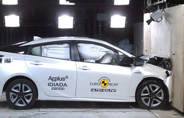 Primul test de siguranţă EuroNCAP pentru sistemul de frânare de urgenţă la detectarea pietonilor: Toyota Prius a primit 5 stele - Poza 5