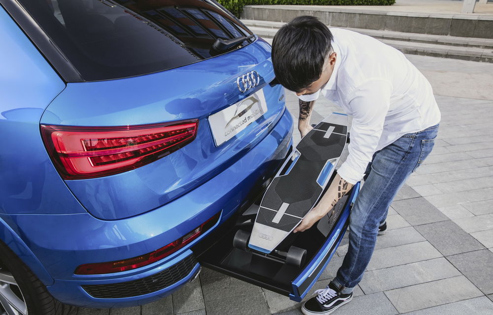 Audi a găsit o soluție pentru traficul de coșmar: o trotinetă electrică ascunsă sub crossover-ul Q3 - Poza 7