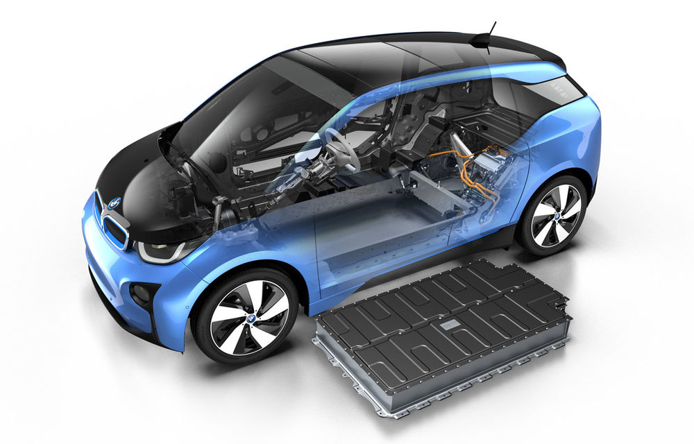 Cu 50% mai multă autonomie electrică: BMW i3 primește un update care-i oferă 300 de kilometri între încărcări - Poza 11