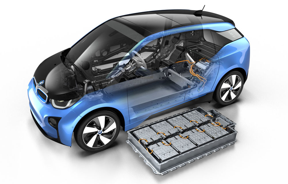 Cu 50% mai multă autonomie electrică: BMW i3 primește un update care-i oferă 300 de kilometri între încărcări - Poza 12