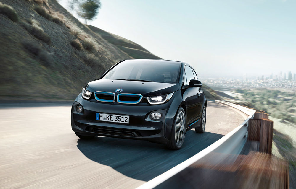 Cu 50% mai multă autonomie electrică: BMW i3 primește un update care-i oferă 300 de kilometri între încărcări - Poza 26