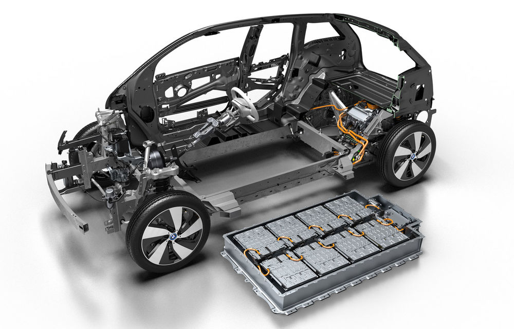 Cu 50% mai multă autonomie electrică: BMW i3 primește un update care-i oferă 300 de kilometri între încărcări - Poza 13