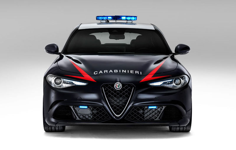 Cea mai puternică maşină de poliţie: Alfa Romeo Giulia are 510 CP, o viteză maximă de 307 km/h şi va ajuta forţele de ordine din Italia - Poza 2