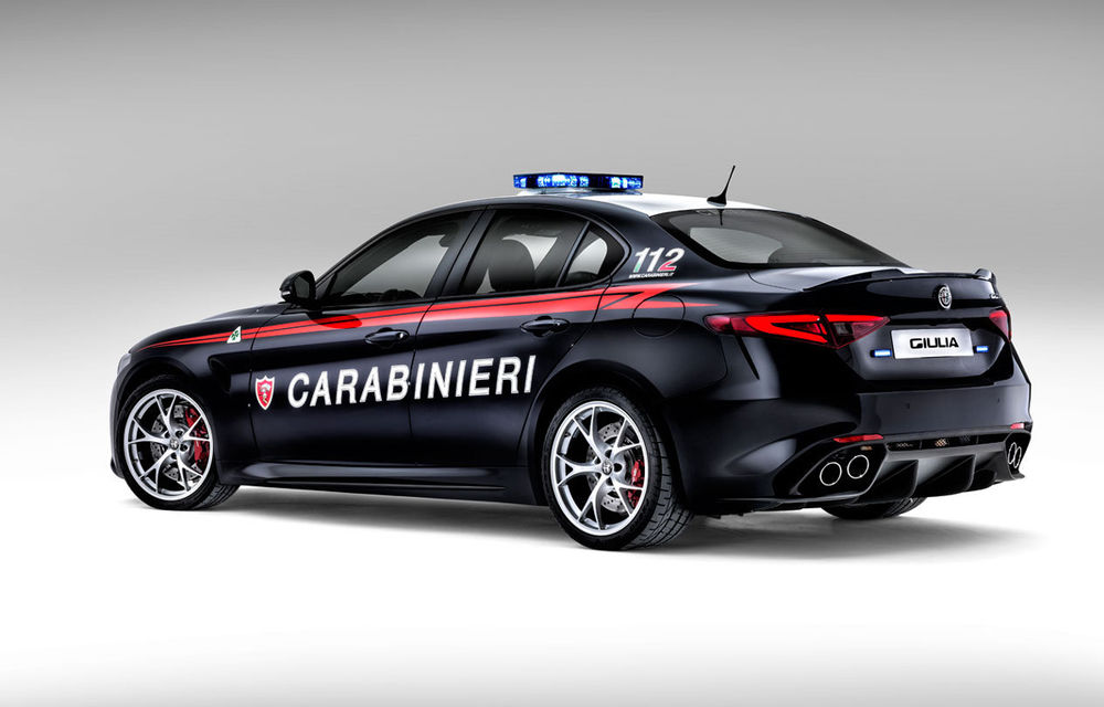 Cea mai puternică maşină de poliţie: Alfa Romeo Giulia are 510 CP, o viteză maximă de 307 km/h şi va ajuta forţele de ordine din Italia - Poza 7