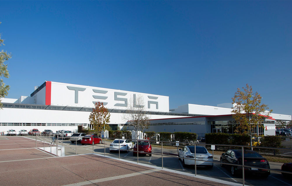 Investigație jurnalistică americană: &quot;Tesla Motors folosește ilegal forță de muncă din Europa de Est pentru construirea fabricilor sale&quot; - Poza 1