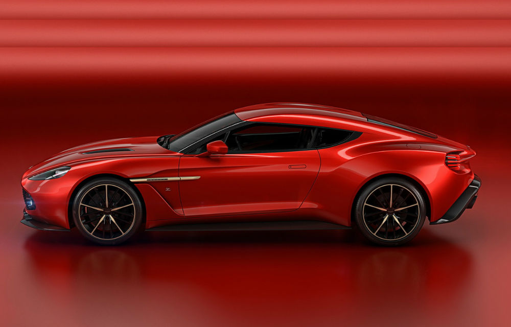 Englezoaica senzuală: Aston Martin Vanquish Zagato Concept are 600 de cai și caroserie din fibră de carbon desenată de italieni - Poza 1