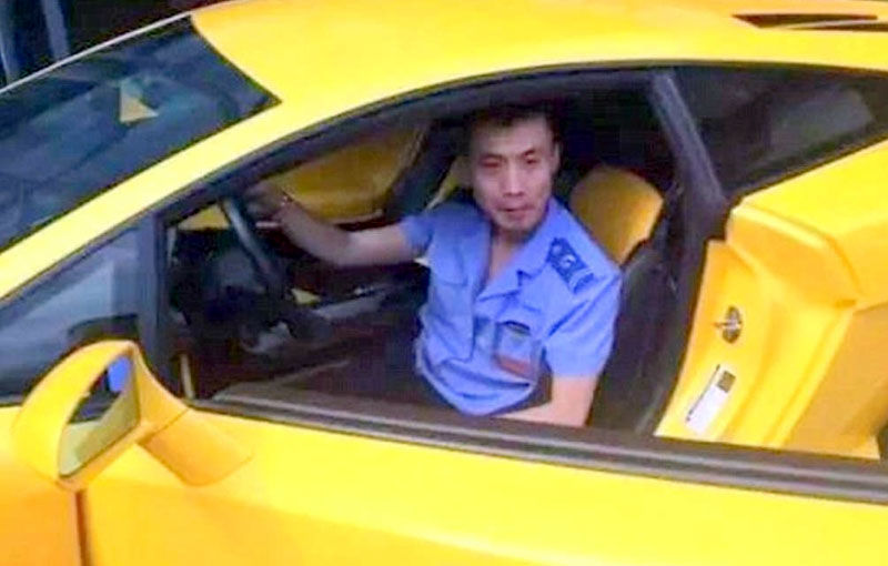Un șofer de autobuz din China are în garaj un Lamborghini Gallardo și un Audi R8 - Poza 1