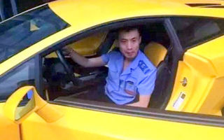 Un șofer de autobuz din China are în garaj un Lamborghini Gallardo și un Audi R8